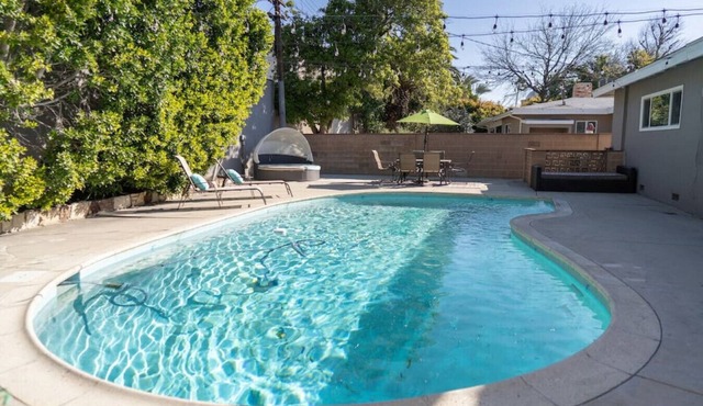 POOL!: 4BR HOME w/*SWIMMING POOL* and LARGE FENCED PATIO/YARD (p17)