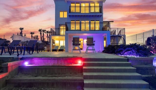 Pool, 7 Bed 7 Bath, Direct Oceanfront, 4 Kitchens