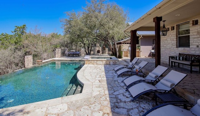 * Pool | 8 Beds | Sleeps 14 - WalkerVR