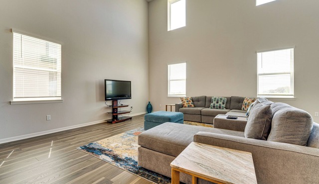 Pool Access: Family Gem w/Views in St Cloud!