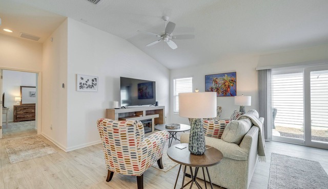 Pool Access, Patio & Grill: Sunny Florida Escape!