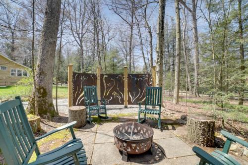 Pool Access Pet-Friendly Pennsylvania Cabin!