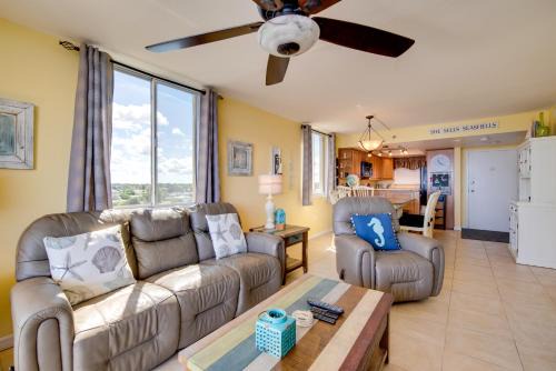 Pool Access: Waterfront Hudson Condo!