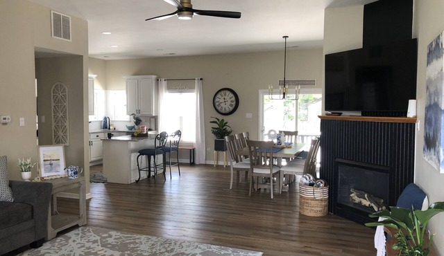 Pool and beach -fun for everyone!