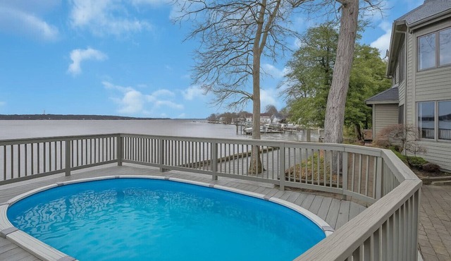 Pool and Beach with Bay Views!