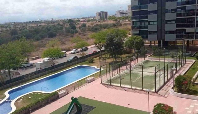 Pool and beach apartment