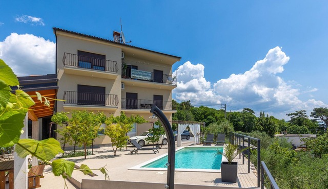 Pool And Garden Apartment Happy Sound, Rijeka, Croatia