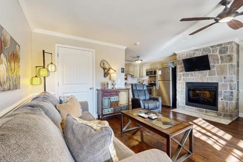 Pool and Riverfront! Couples Retreat in Smoky Mtns