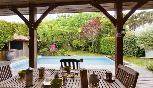 Pool and serenity - House for 6 people