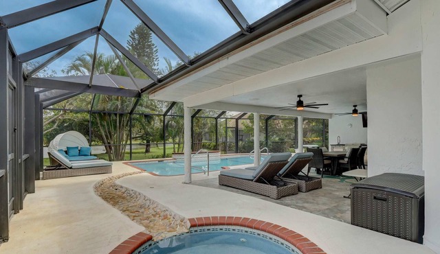 Pool and Spa Home in Kings Lake of Naples, Florida