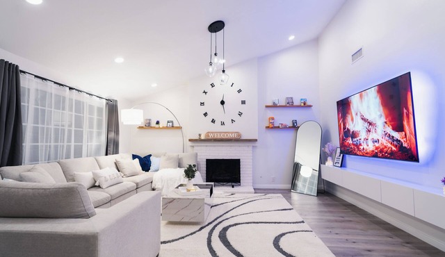 Pool + Arcade Cozy Home. Minutes to Disneyland