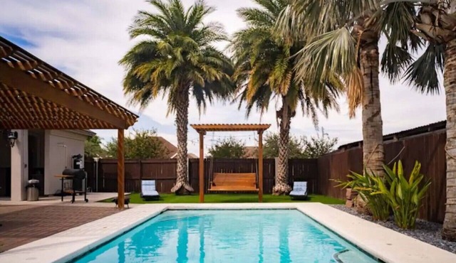 Pool | Basketball Court | Pool Table | 6 beds