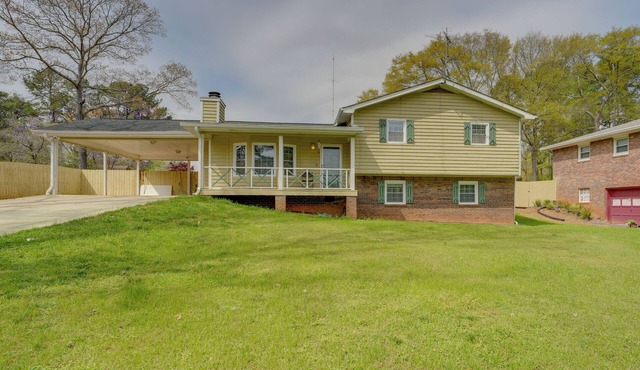 Pool + Basketball Court: Smyrna Family Home + Yard