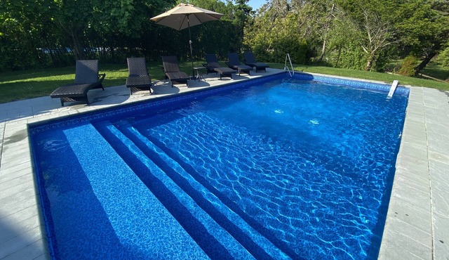 Pool, Beach and Hot Tub.what else do you need for the best summer ever?!