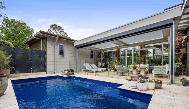 Pool, Beaches, Wineries, Azure Heaven Balnarring