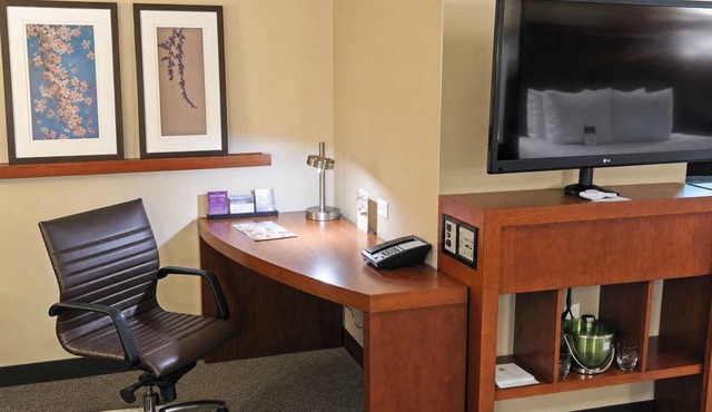 Pool & Breakfast Near Texas State Aquarium, USS Lexington & North Beach - 2 Unit