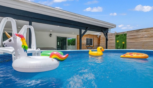 Pool & Canal-View Townhouse | Miami Oasis + BBQ