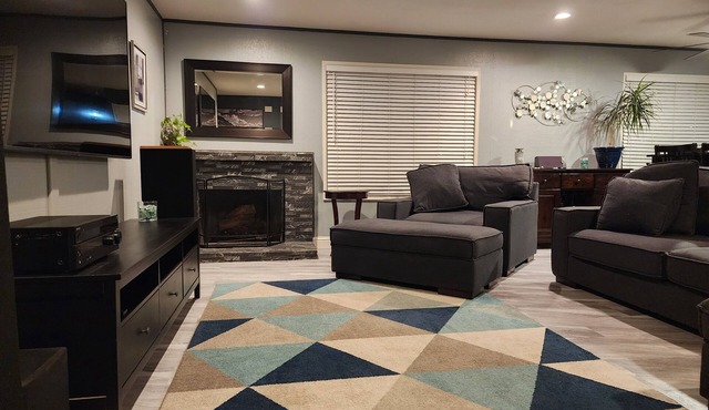 Pool - Centrally located to Napa Valley, Bay Area, Sacramento Region