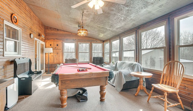 Pool, Deck & Fire Pit: Dog-Friendly Ohio Escape!