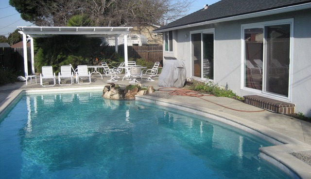 Pool,Disneyland, Knott's, Universal,Art Center, Mall, Newport Beach, Magic Mt