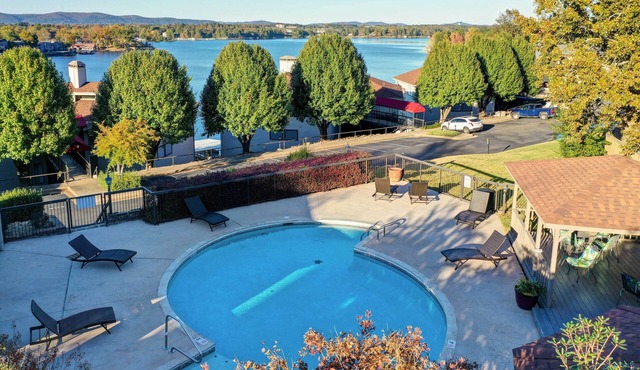 Pool & Dock Access: Lakefront Hot Springs Condo!