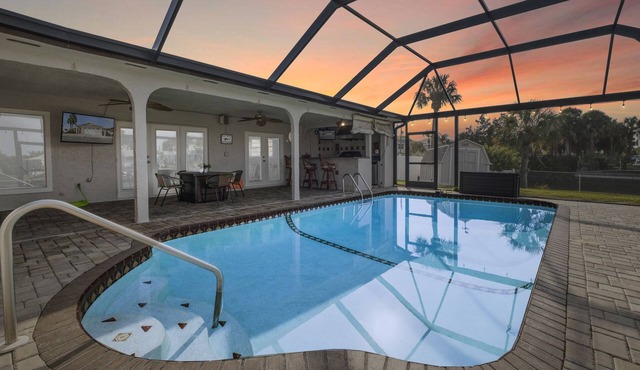 Pool-Dock-Kayaks-Outdoor Kitchen-Ping Pong! Waterfront paradise <3