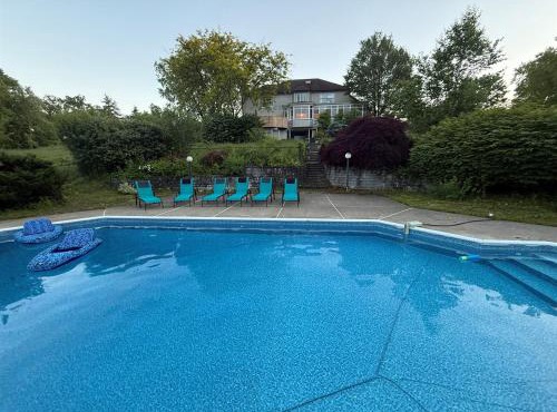 Pool, Fire Pit Bedroom & Alaska King Sleeps 16
