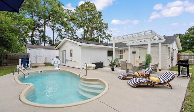Pool, Fire Pit, Gym, Game Room, 4BR3BA - Near Parris Island/Downtown Beaufort