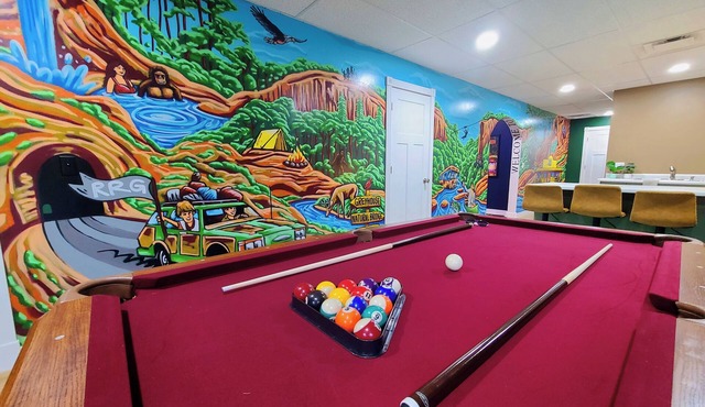 Pool - Fire Pit - RV Parking - Movie Theater - Arcade - Family Friendly