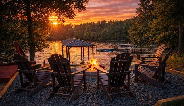 Pool, Firepit, Game Room, Peaceful Oasis & Views!