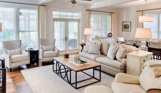 Pool Fitness Golf Access - Walk To Wilson Village - Last Minute Fall Escapes