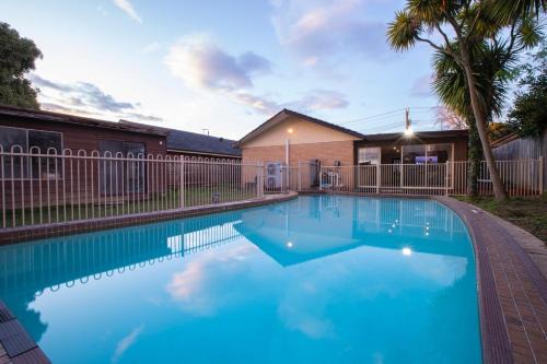 Pool, Games & fun - Family Retreat!