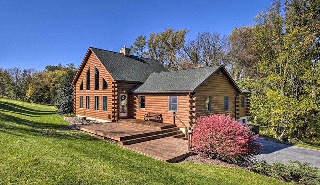 Pool, Games + Sauna: Mount Joy Countryside Cabin