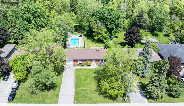 POOL & Garden Oasis in Richmond Hill