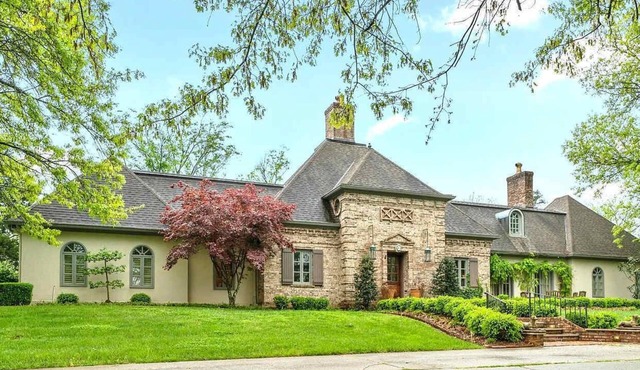 Pool | Golf Simulator | Hot Tub | 10 Acres | Horse Barn