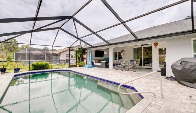 Pool, Grill & Golf Course Views: Spring Hill Stay!