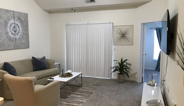 "Pool/Gym (2bd 2bth, with upstairs loft) 5 Star