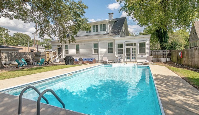 Pool Haven & Fire Pit Nights-13 min to Ft Benning & 5 min to Downtown-Riverwalk