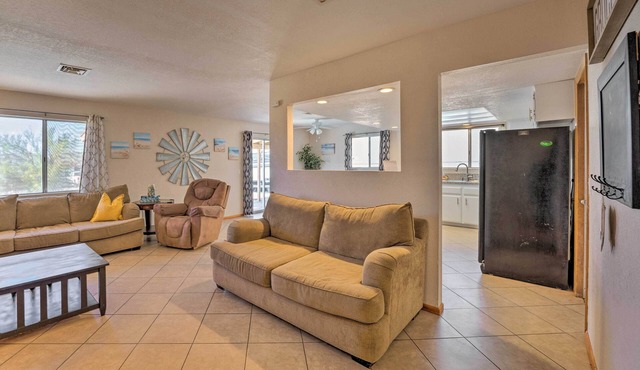 Pool Heat Included! Home 1 Mi to Lake Havasu