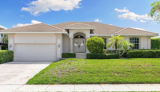 Pool home .3 mi. Walk to South Beach restaurants movie theater mini golf