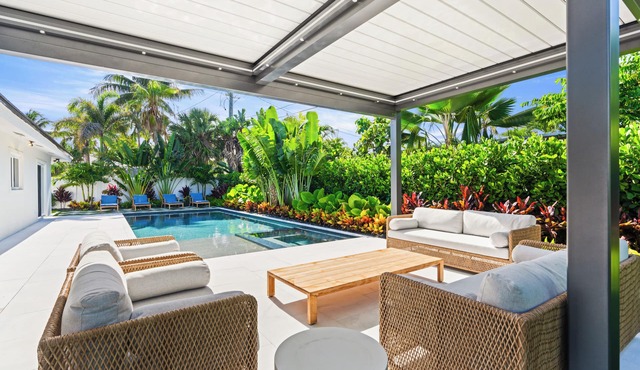 Pool Home 4-beds, 3-Bath! Walk to the beach!