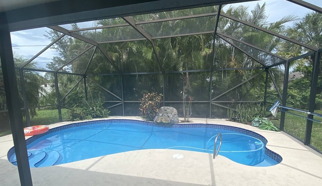 Pool home close to the beach