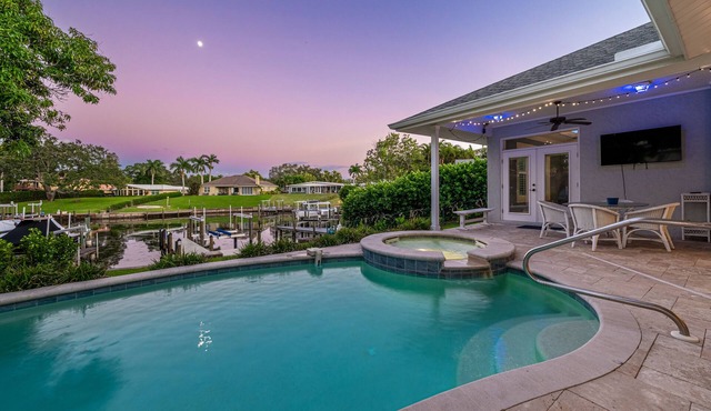 ⚓Pool home minutes away from AMI with private boat dock!⚓