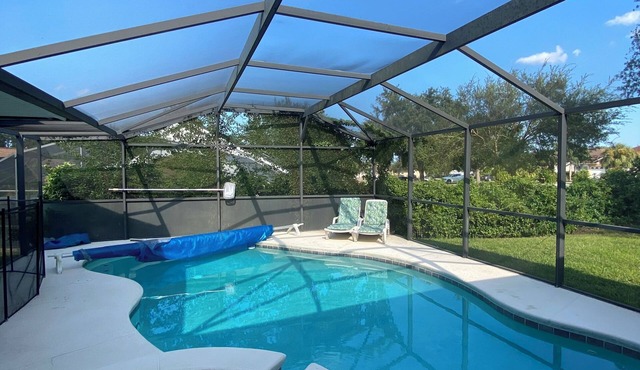 Pool Home Minutes From Disney-NEW tile in front master & dining areas