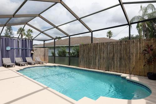 Pool Home Minutes from Disney with Game Room