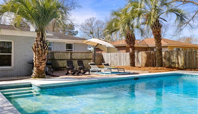 Pool Home - Perfect for Families - 4 Bedrooms
