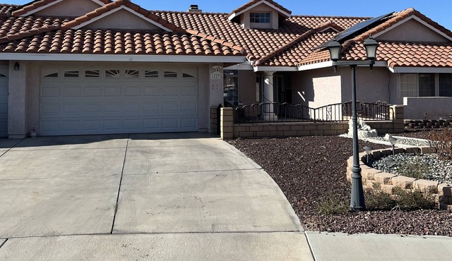 Pool home w/ lots of games & toys + Tesla Charger