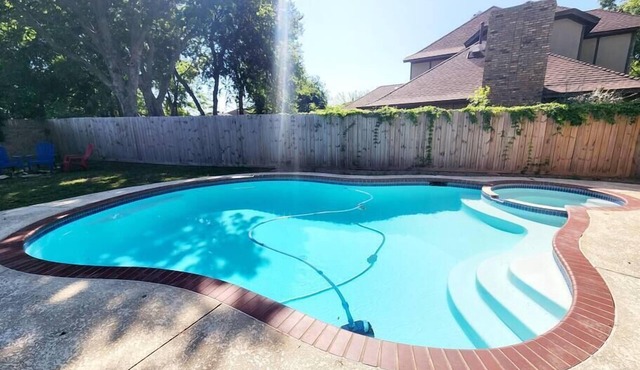 Pool & hot SPA, 5 Bed 3.5 Bath sleep 16 people