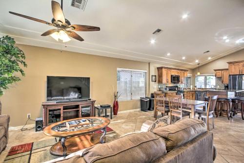 Pool, Hot Tub and Golf Course View Glendale Oasis!