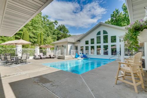 Pool, Hot Tub and Pickleball Court Lake Ozarks Home